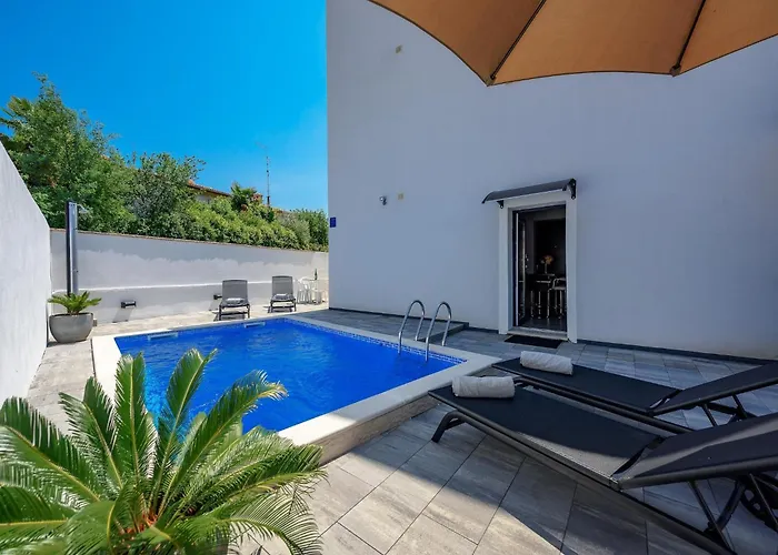 Appartement In With Heated Pool Kukci