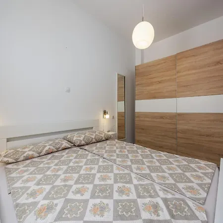 In With Heated Pool شقة