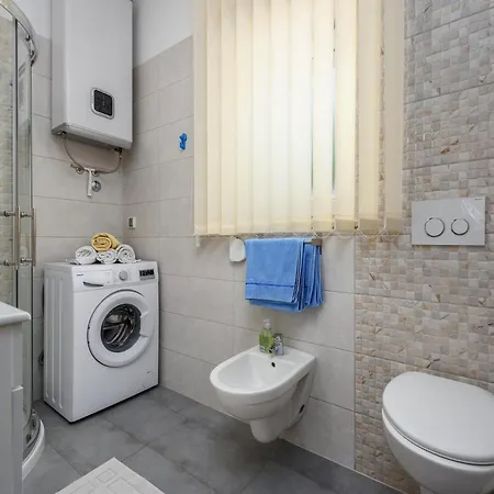 In With Heated Pool شقة *