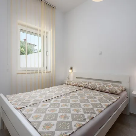 Apartman Vedran With Heated Pool, Near Porec *