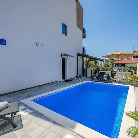 Apartman Vedran With Heated Pool, Near Porec